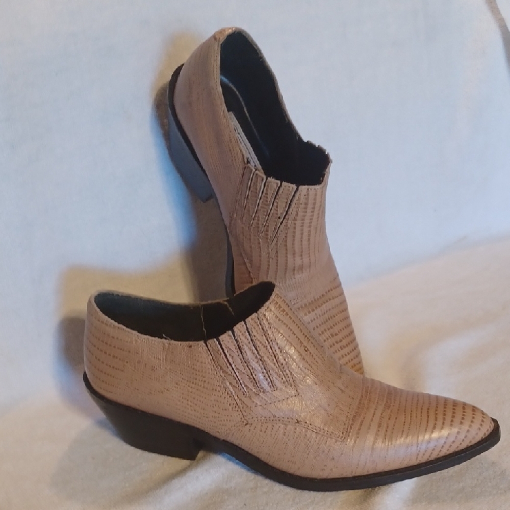 Chic Tan Ankle Booties for Women Circle S size 7